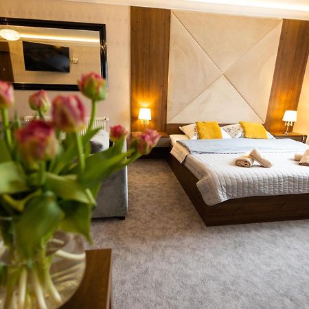 Handzlowka Gosciniec Nad Sawa Bed & Breakfast エクステリア 写真
