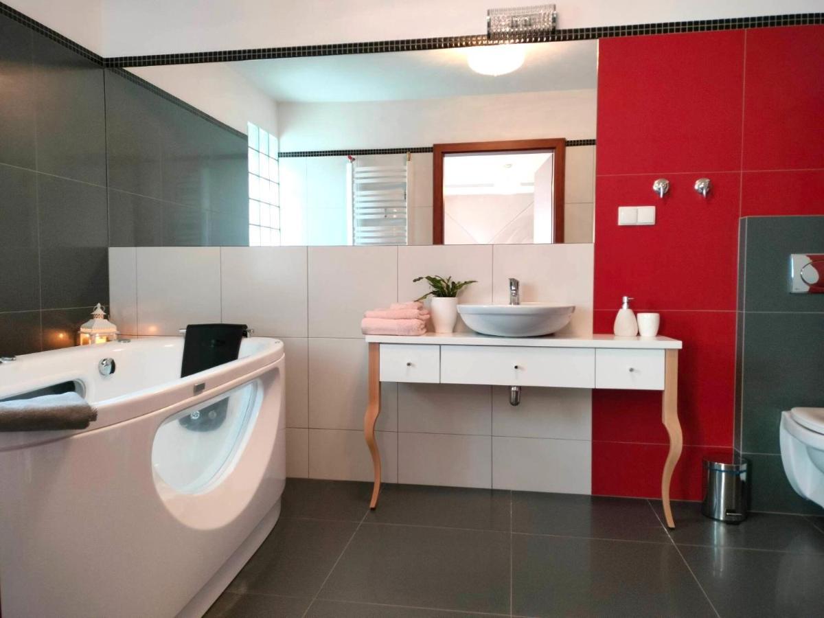 Handzlowka Gosciniec Nad Sawa Bed & Breakfast エクステリア 写真