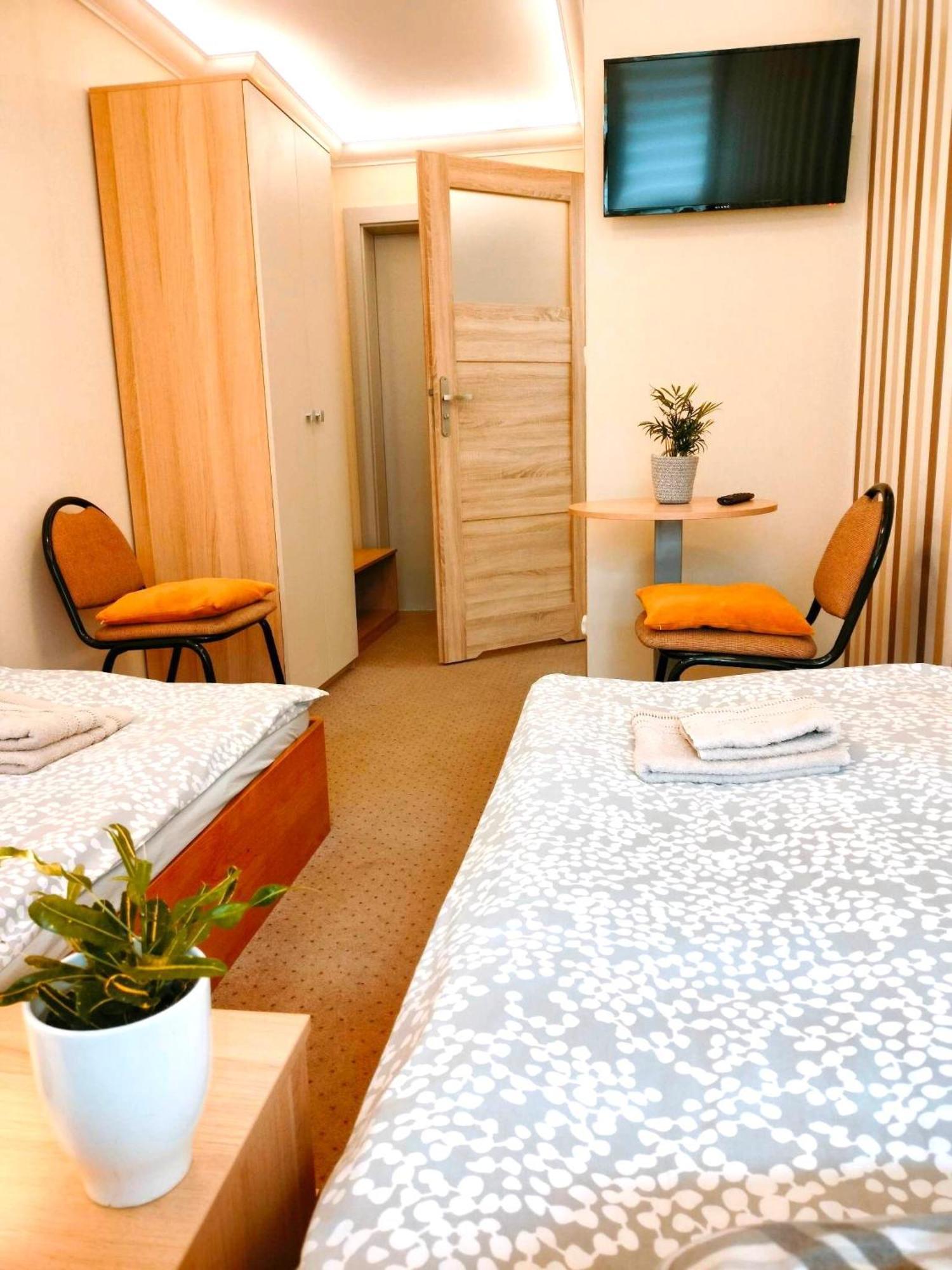 Handzlowka Gosciniec Nad Sawa Bed & Breakfast エクステリア 写真